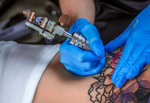 Pros and Cons of Using Numbing Cream Before a Tattoo