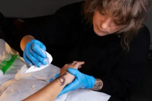 How to Apply Tattoo Numbing Cream Correctly